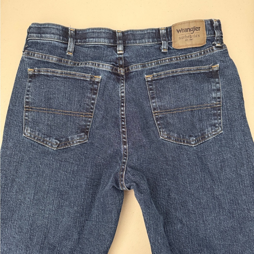 Wrangler Men’s Indigo Blue Straight Jeans